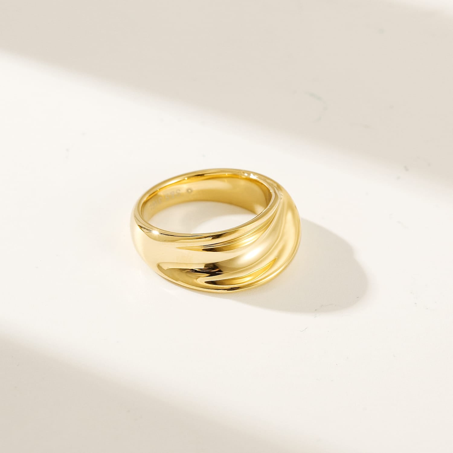 New Design Curved Ring