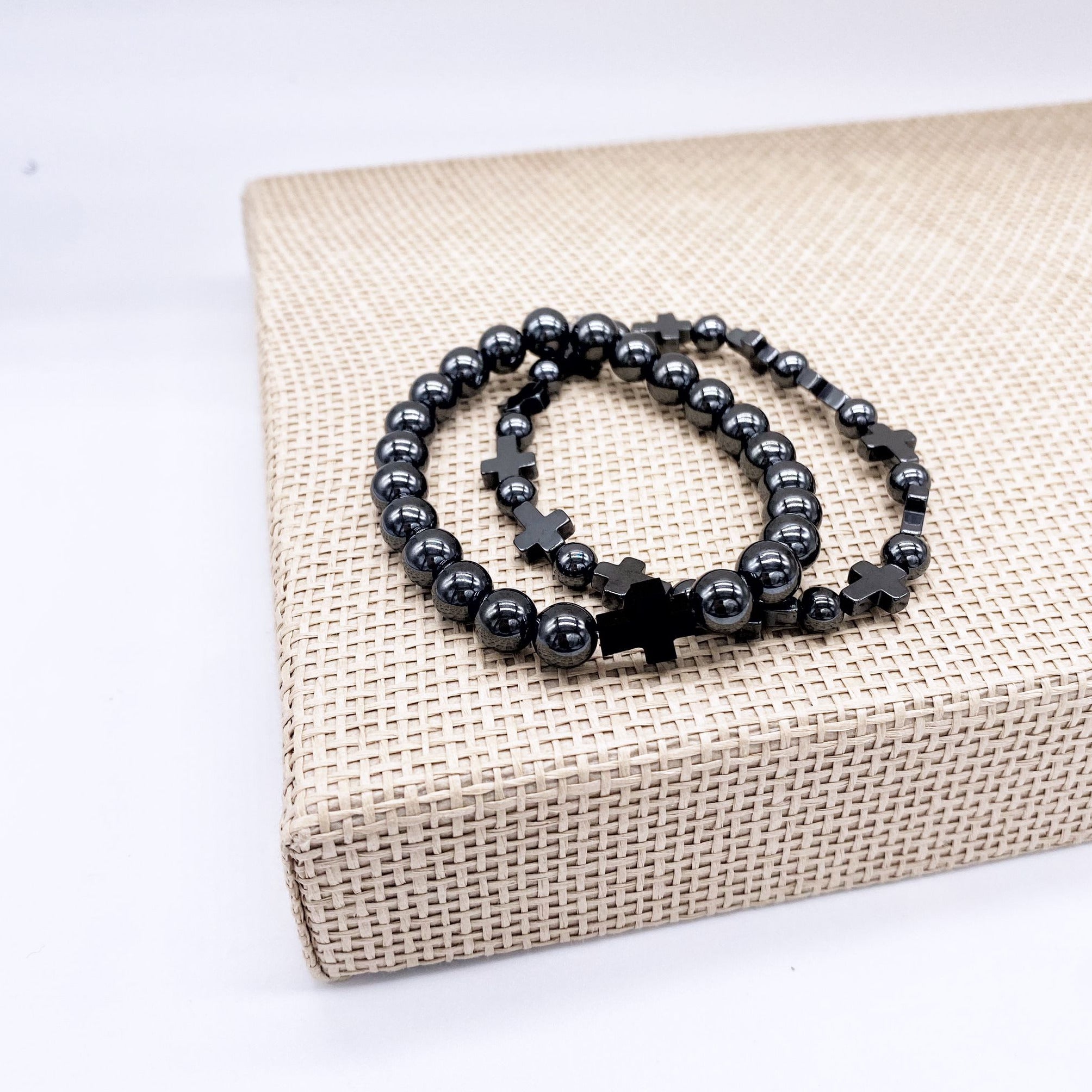 Onyx Black Men´s Bracelet with Crosses