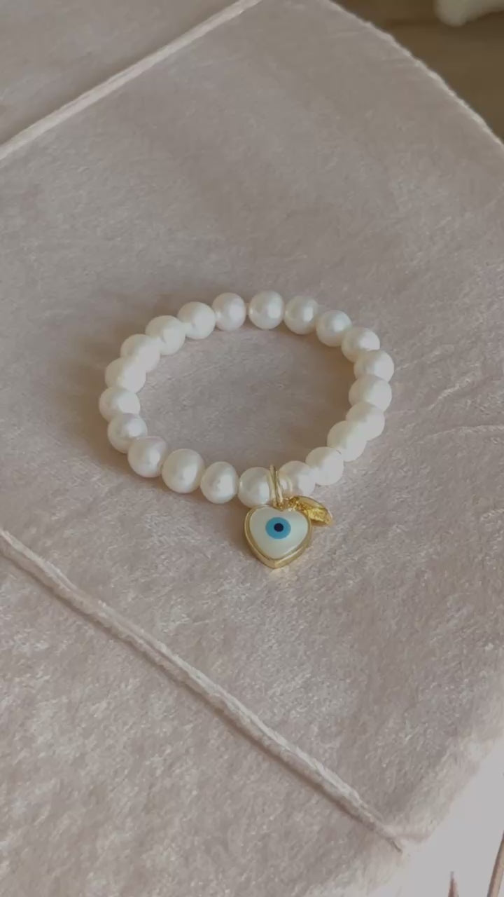 Heart evil eye pearl bracelet